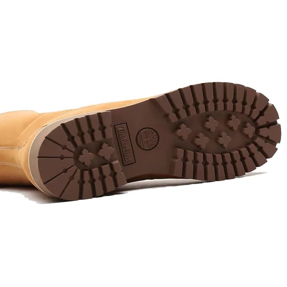 Timberland boots tall for women size 6, one zipper side needs to be fixed - Picture 5 of 6